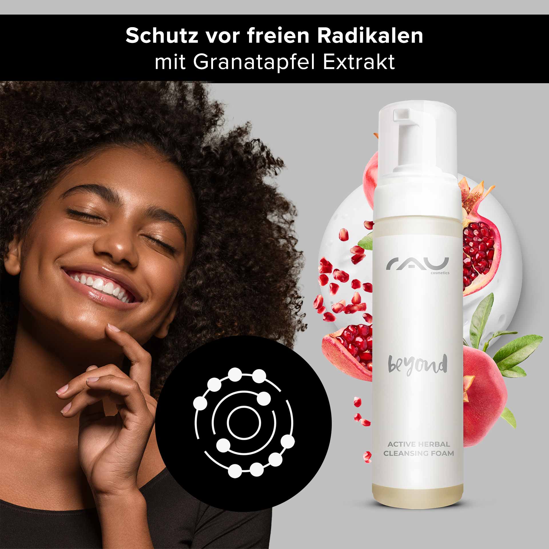Очищающая пенка Beyond Active Herbal Cleansing Foam 200 мл Aktive Kräuter-Reinigungsschaum von RAU Cosmetics mit Granatapfelextrakt, lächelnde Frau mit lockigem Haar, Schutz vor freien Radikalen, natürliche Inhaltsstoffe.